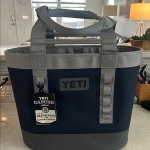 YETI Camino Carryall - Blue and Gray